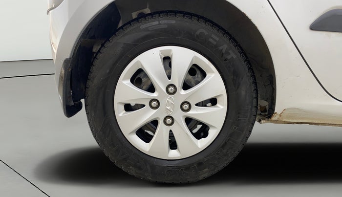 2013 Hyundai i10 MAGNA 1.2, CNG, Manual, 56,372 km, Right Rear Wheel