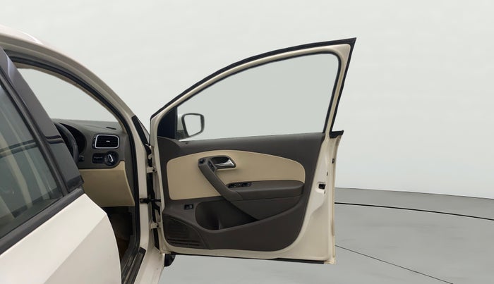 2012 Volkswagen Vento HIGHLINE 1.6 MPI, Petrol, Manual, 1,07,051 km, RHS Front Door