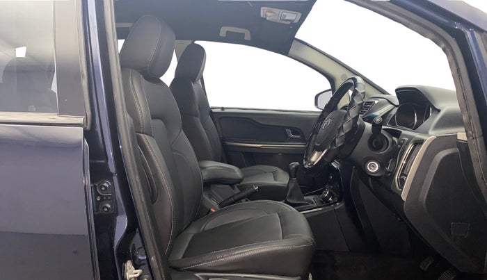 2017 Tata Hexa XT 4X4 7 STR, Diesel, Manual, 76,356 km, Right Side Front Door Cabin