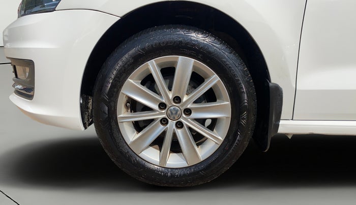 2017 Volkswagen Vento HIGHLINE PETROL AT, Petrol, Automatic, 86,755 km, Left Front Wheel