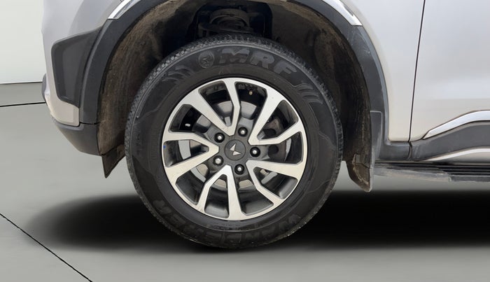 2022 Mahindra SCORPIO-N Z8 L PETROL AT 6 STR, Petrol, Automatic, 52,457 km, Left Front Wheel