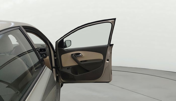 2013 Volkswagen Vento HIGHLINE 1.6 MPI, Petrol, Manual, 38,977 km, RHS Front Door