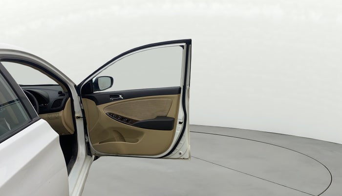 2013 Hyundai Verna FLUIDIC 1.6 CRDI SX, Diesel, Manual, 58,346 km, RHS Front Door