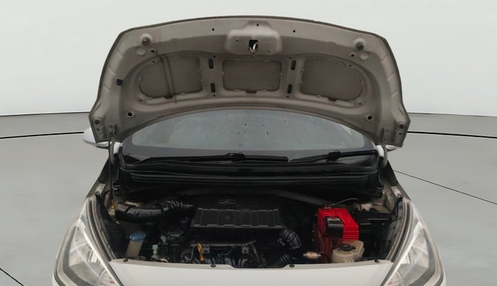 2016 Hyundai Xcent SX 1.2 (O), Petrol, Manual, 38,314 km, Open Bonet