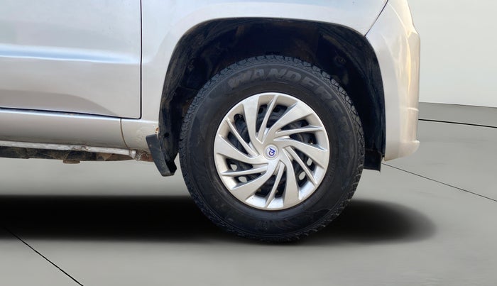 2016 Mahindra TUV300 T4, Diesel, Manual, 91,399 km, Right Front Wheel