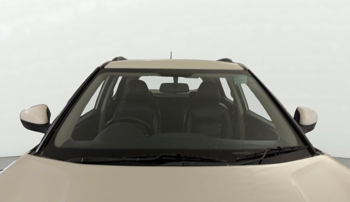 2022 Mahindra XUV300 W6 1.2 PETROL AMT, Petrol, Automatic, 89,973 km, Front Windshield