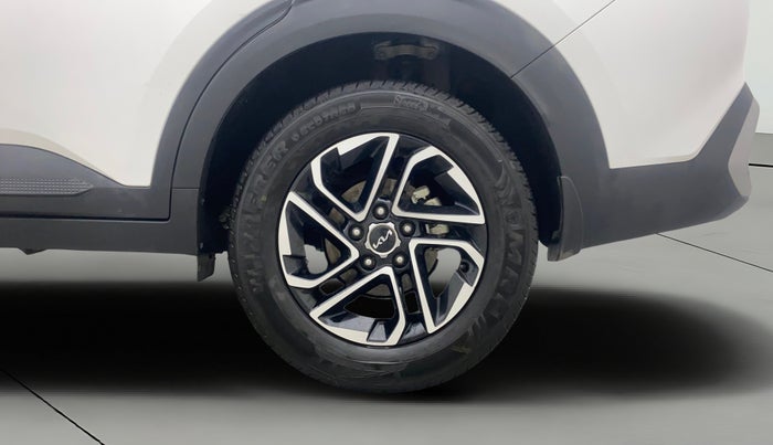 2024 KIA CARENS Prestige Plus (O) 1.5 Turbo DCT 7 STR, Petrol, Automatic, 14,306 km, Left Rear Wheel