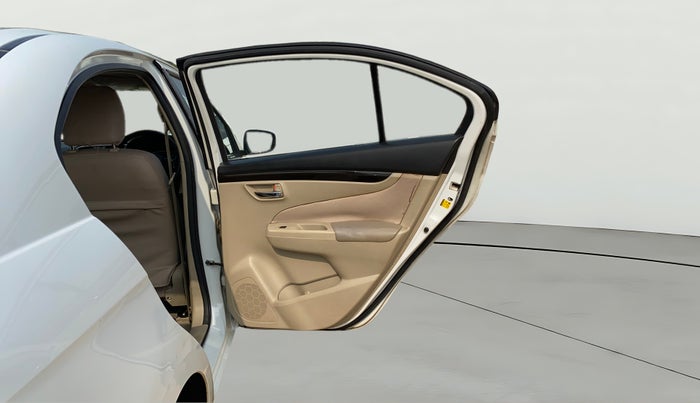 2017 Maruti Ciaz DELTA 1.4 MT PETROL, Petrol, Manual, 75,177 km, RHS Rear Door