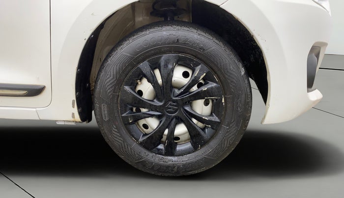 2020 Maruti Swift LXI, Petrol, Manual, 50,432 km, Right Front Wheel