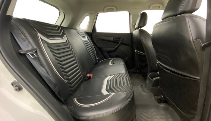 2022 Maruti Vitara Brezza LXI, Petrol, Manual, 54,365 km, Right Side Rear Door Cabin