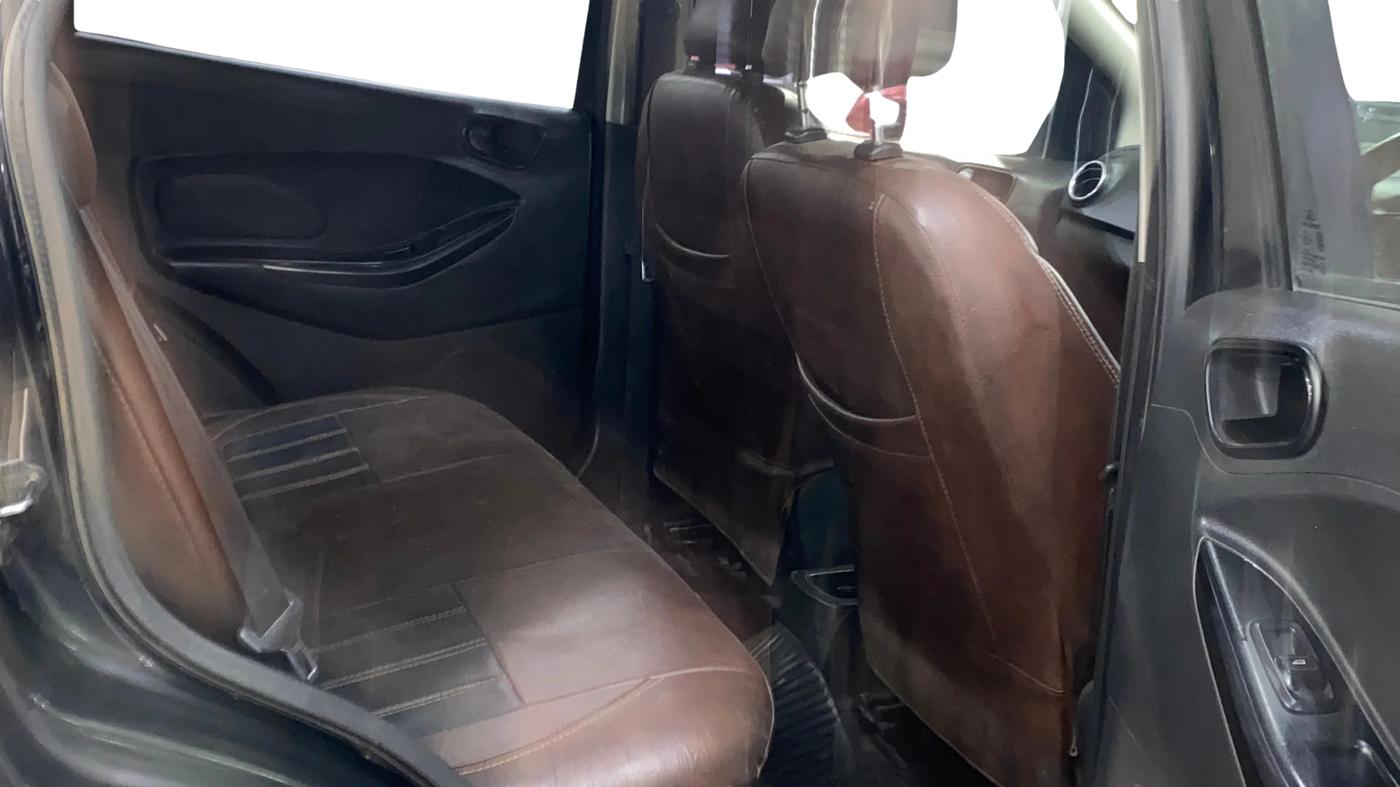 2019 Ford New Figo TITANIUM 1.2 PETROL MT, Petrol, Manual, 1,24,066 km, Right Side Rear Door Cabin