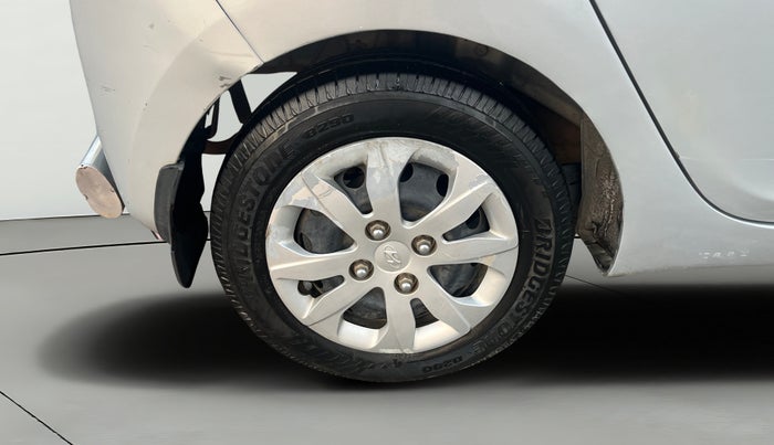 2015 Hyundai Eon MAGNA +, Petrol, Manual, 93,688 km, Right Rear Wheel