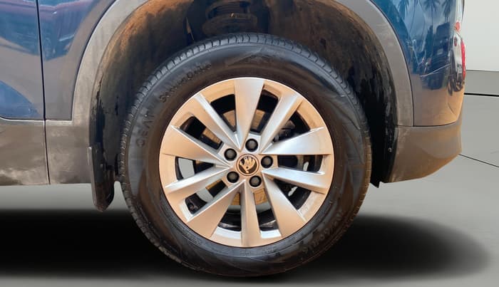 2025 Skoda Kylaq Signature, Petrol, Manual, 10,030 km, Right Front Wheel