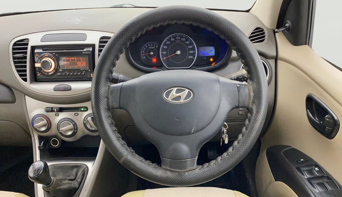 2015 Hyundai i10 MAGNA 1.1, Petrol, Manual, 49,188 km, Steering Wheel Close Up