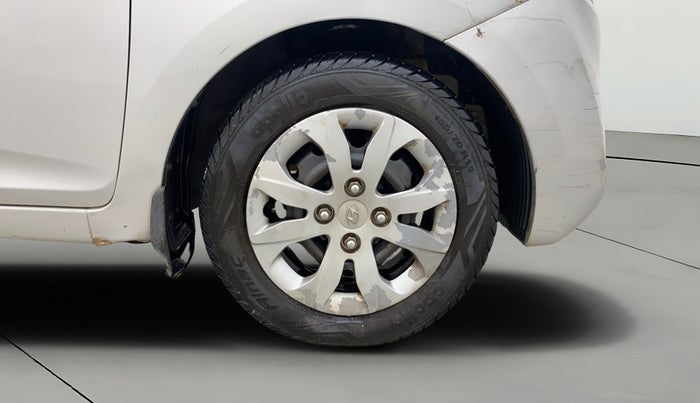 2017 Hyundai Eon MAGNA +, Petrol, Manual, 83,187 km, Right Front Wheel