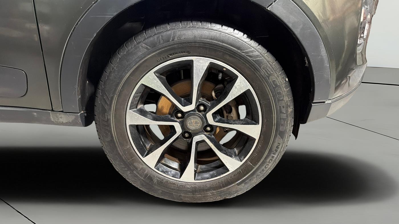 2020 Tata NEXON XZ PLUS PETROL, CNG, Manual, 91,246 km, Right Front Wheel