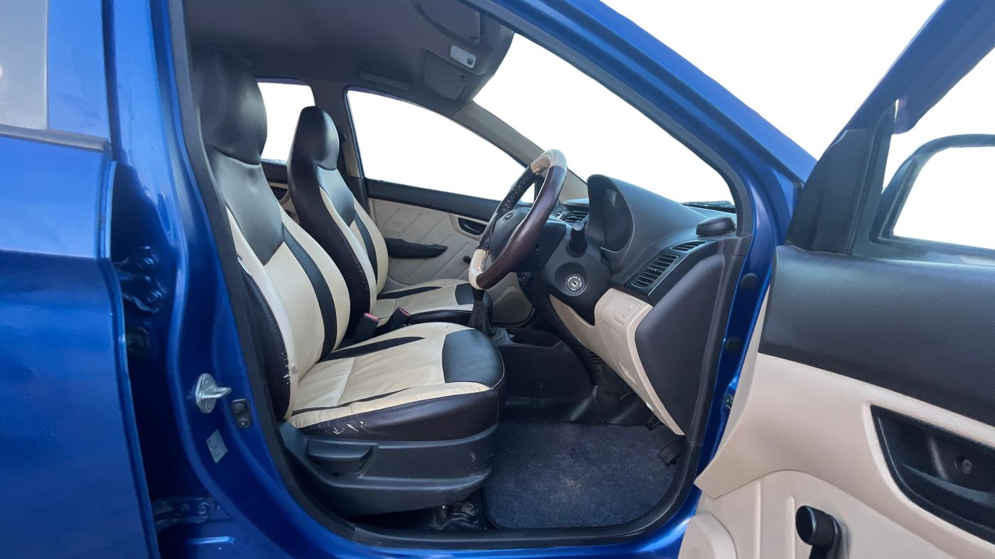 2015 Hyundai Eon D-LITE+, Petrol, Manual, 75,253 km, Right Side Front Door Cabin