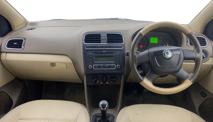 2012 Skoda Rapid AMBITION 1.6 TDI CR MT, Diesel, Manual, 1,25,665 km, Dashboard