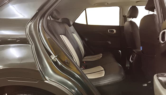 2021 Hyundai VENUE SX PLUS 1.0 TURBO DCT, Petrol, Automatic, 61,395 km, Right Side Rear Door Cabin