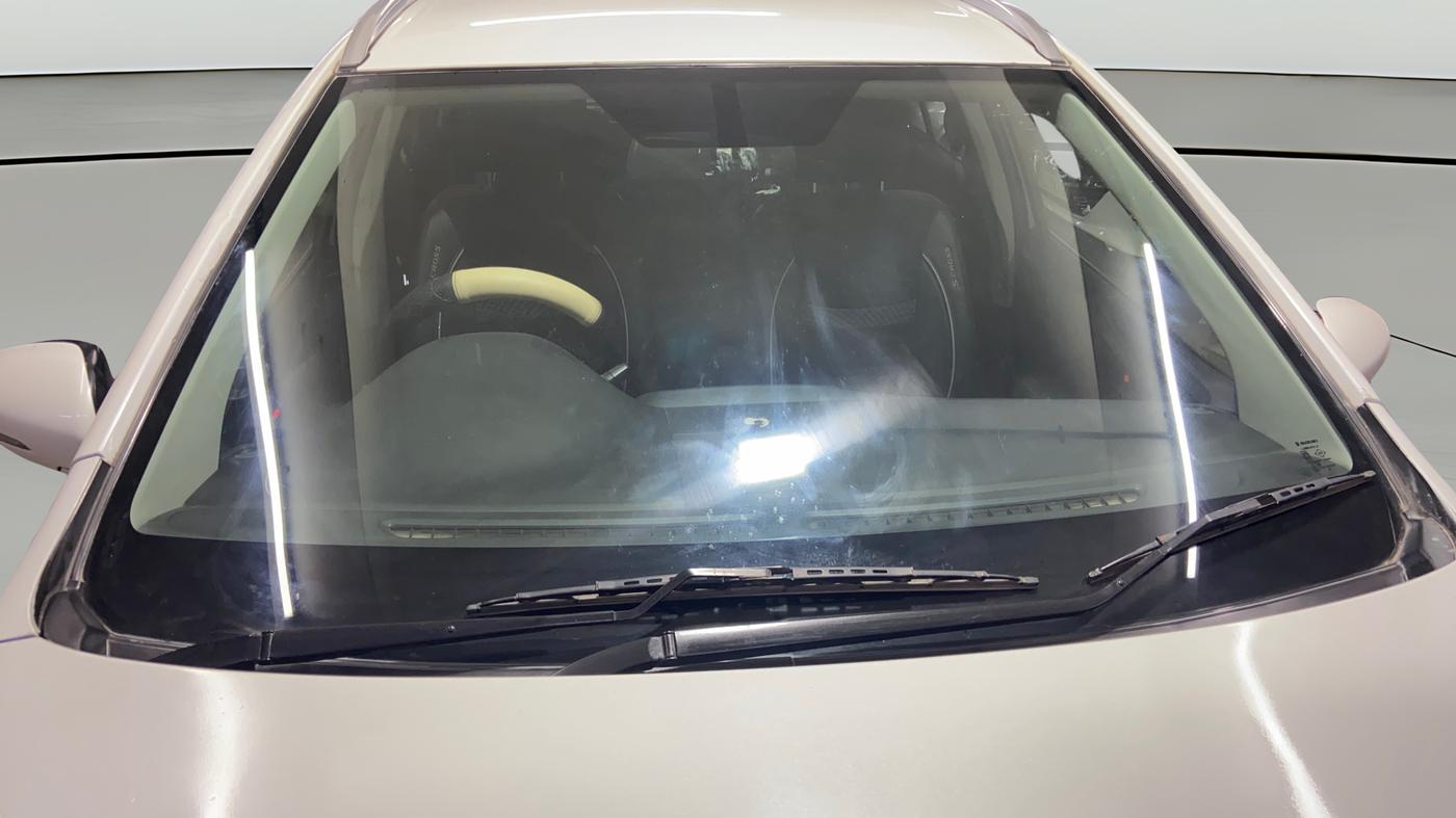 2015 Maruti S Cross ZETA 1.6, Diesel, Manual, 1,23,328 km, Front Windshield