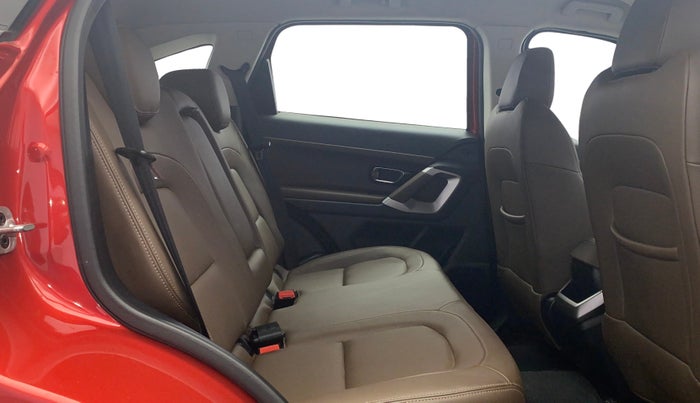 2020 Tata Harrier XZA 2.0L, Diesel, Automatic, 96,405 km, Right Side Rear Door Cabin