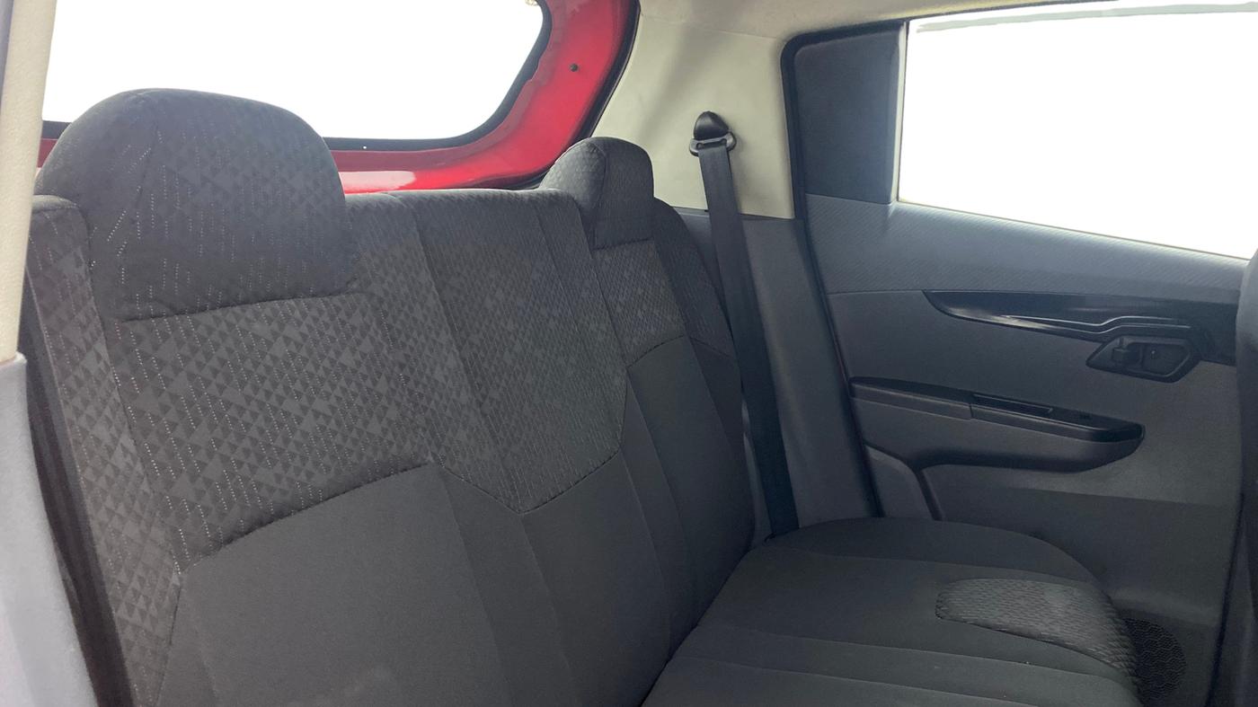 2018 Mahindra KUV 100 NXT K4+ P 6 STR, Petrol, Manual, 27,991 km, Right Side Rear Door Cabin