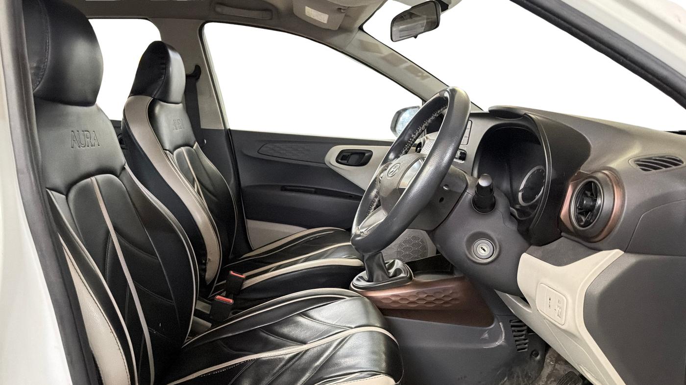 2020 Hyundai AURA S 1.2 CNG, CNG, Manual, 66,943 km, Right Side Front Door Cabin