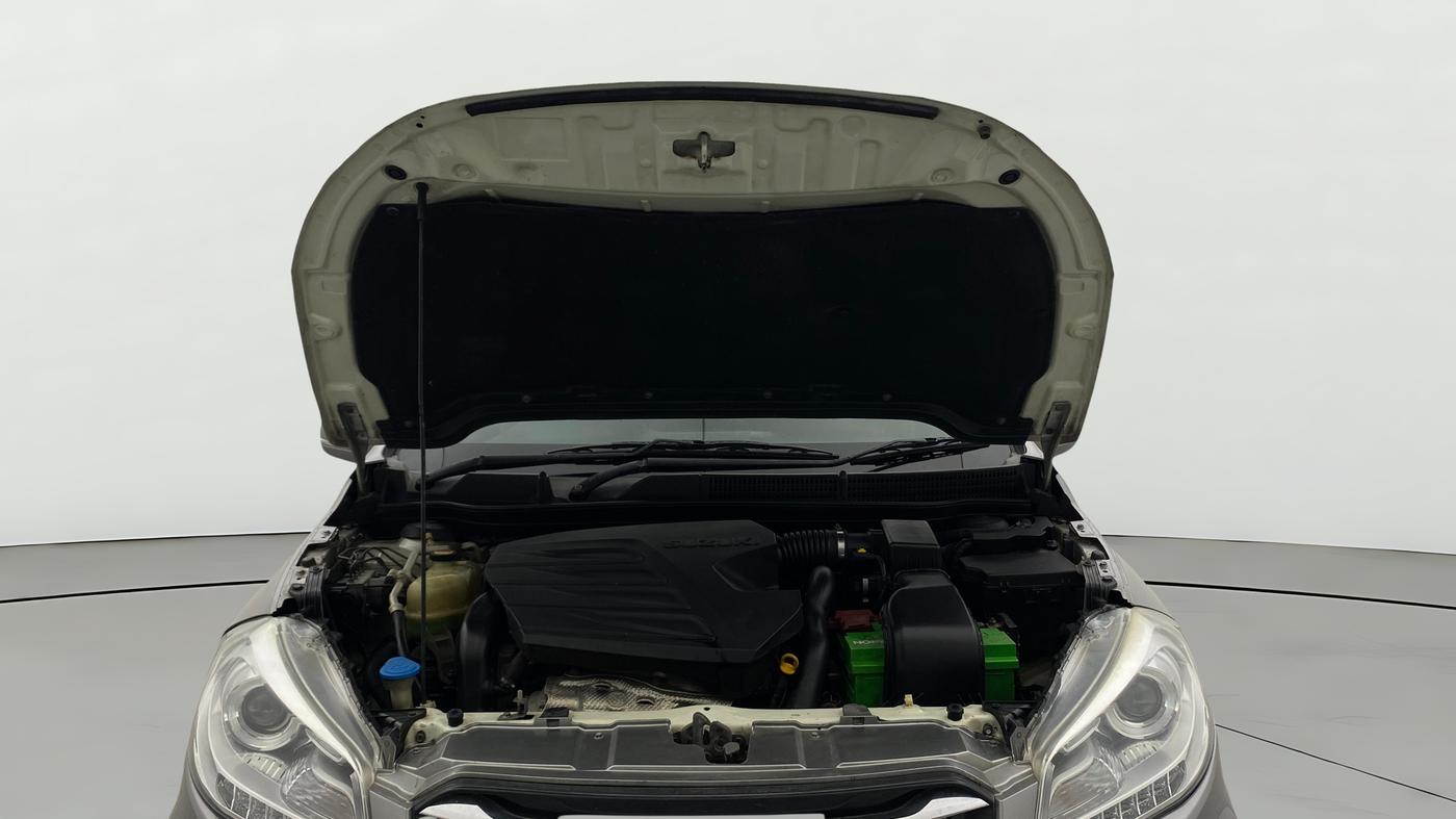2015 Maruti S Cross ALPHA 1.6, Diesel, Manual, 67,120 km, Open Bonet