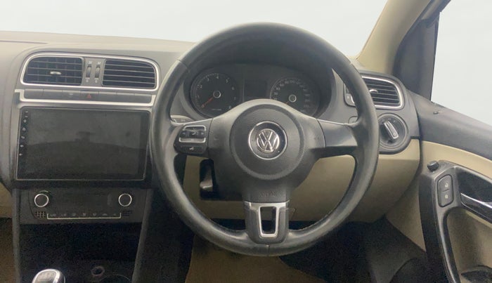 2014 Volkswagen Polo HIGHLINE1.2L, Petrol, Manual, 1,18,268 km, Steering Wheel Close Up