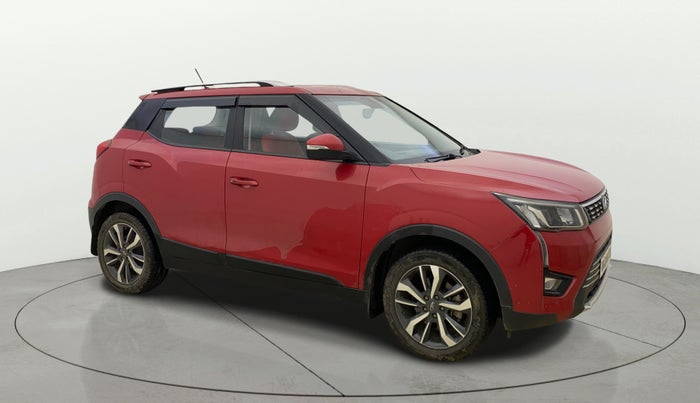 2019 Mahindra XUV300 W8 (O) 1.5 DIESEL AMT, Diesel, Automatic, 64,912 km, Right Front Diagonal