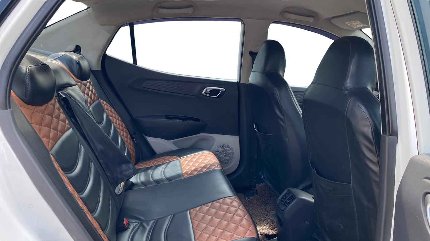 2020 Hyundai AURA SX 1.2, Petrol, Manual, 1,32,585 km, Right Side Rear Door Cabin