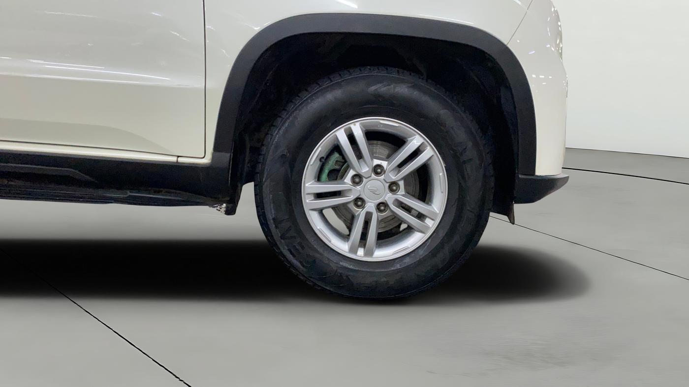 2021 Mahindra BOLERO NEO N 10, Diesel, Manual, 30,998 km, Right Front Wheel