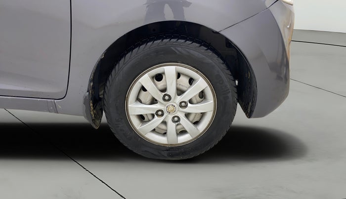 2017 Hyundai Eon ERA +, Petrol, Manual, 43,284 km, Right Front Wheel