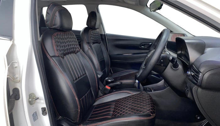 2023 Hyundai NEW I20 ASTA (O) 1.2 MT, Petrol, Manual, 54,586 km, Right Side Front Door Cabin