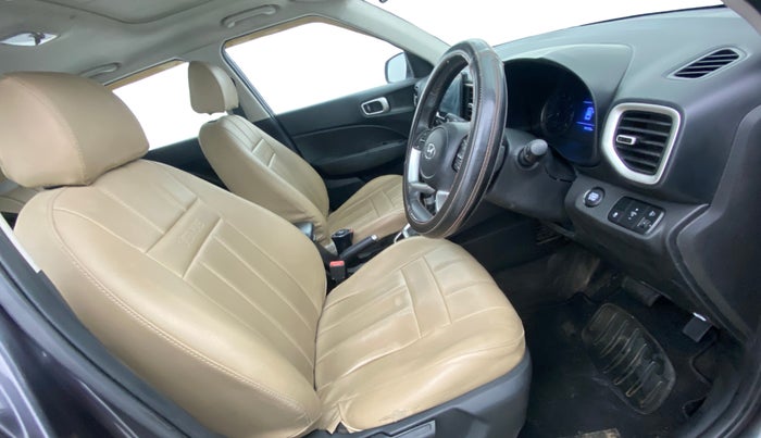 2021 Hyundai VENUE SX PLUS 1.0 TURBO DCT, Petrol, Automatic, 1,03,126 km, Right Side Front Door Cabin