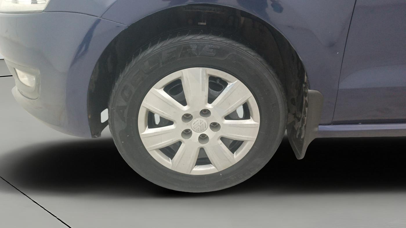 2014 Volkswagen Polo COMFORTLINE 1.2L, Petrol, Manual, 38,425 km, Left Front Wheel