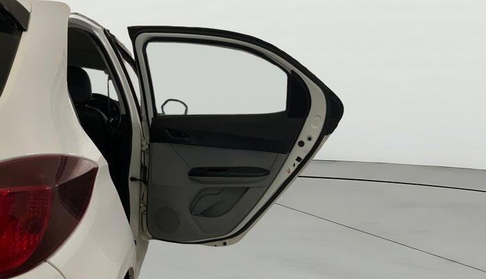 2024 Tata Tiago XT CNG, CNG, Manual, 44,879 km, RHS Rear Door