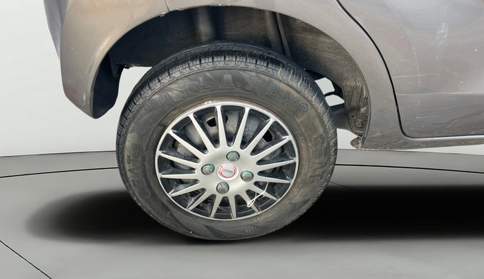 2017 Datsun Redi Go T (O), Petrol, Manual, 85,636 km, Right Rear Wheel