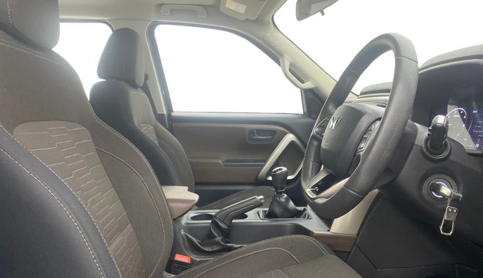 2023 Mahindra SCORPIO-N Z6 DIESEL MT 2WD 7 STR, Diesel, Manual, 75,690 km, Right Side Front Door Cabin