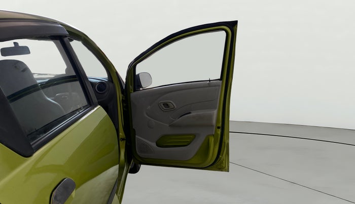 2016 Datsun Redi Go T (O), Petrol, Manual, 69,493 km, RHS Front Door