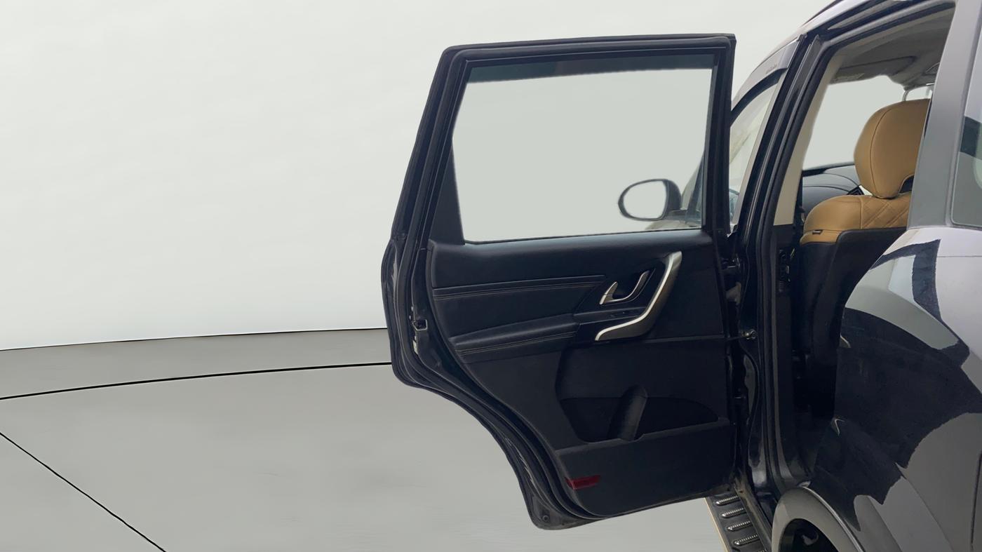 2021 Mahindra XUV500 W11, Diesel, Manual, 65,170 km, LHS Rear Door