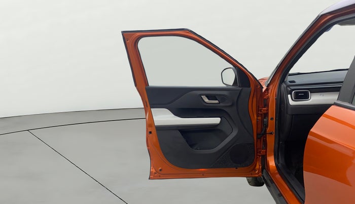 2024 Tata PUNCH CREATIVE  1.2 RTN DUAL TONE, Petrol, Manual, 8,011 km, LHS Front Door