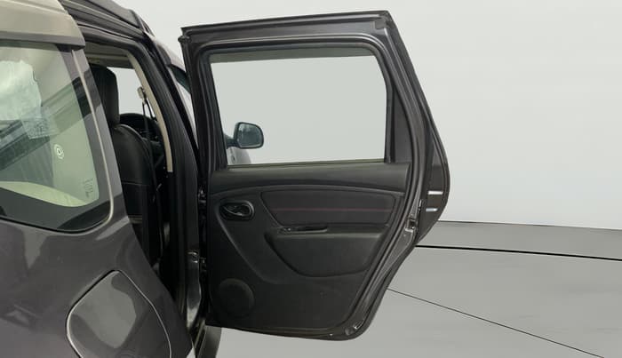2018 Renault Duster RXS CVT, Petrol, Automatic, 1,19,928 km, RHS Rear Door