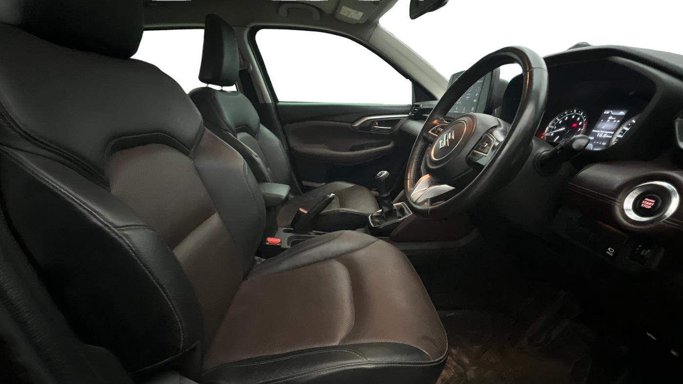 2022 Maruti Grand Vitara ALPHA SMART HYBRID, Petrol, Manual, 1,13,045 km, Right Side Front Door Cabin