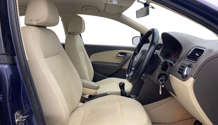 2015 Volkswagen Vento HIGHLINE 1.6 MPI, Petrol, Manual, 69,058 km, Right Side Front Door Cabin