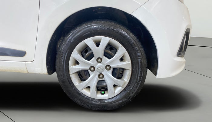 2016 Hyundai Grand i10 SPORTZ 1.2 KAPPA VTVT, CNG, Manual, 83,573 km, Right Front Wheel