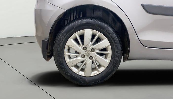 2015 Maruti Swift ZDI, Diesel, Manual, 1,49,958 km, Right Rear Wheel