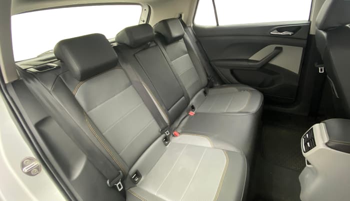 2021 Skoda KUSHAQ STYLE 1.0L TSI MT, Petrol, Manual, 79,188 km, Right Side Rear Door Cabin