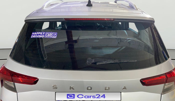 2022 Skoda KUSHAQ STYLE 1.0L TSI AT (6 AIRBAGS), Petrol, Automatic, 47,950 km, Rear Windshield