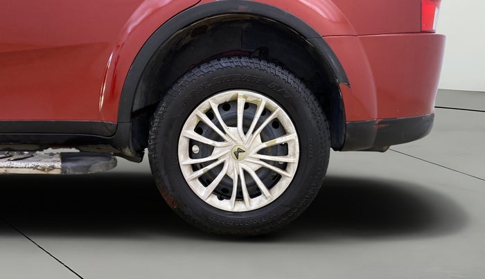 2016 Mahindra XUV500 W6, Diesel, Manual, 1,29,634 km, Left Rear Wheel